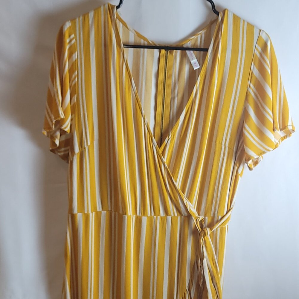 Xhilaration  V-Neck Striped Mustard Dress. Women's Size Medium.